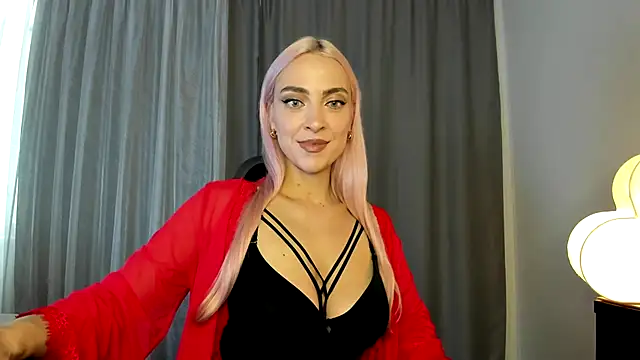 Snapshot of _Miss_Valentina_ chatting on 10-22-25, 08:58 Miss Valentina online show from 10-22-25, 08:58