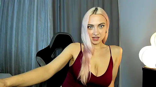 Snapshot of _Miss_Valentina_ chatting on 11-02-25, 09:55 Miss Valentina online show from 11-02-25, 09:55