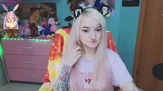 Manuela unicorn online show from 11-13-25, 08:30