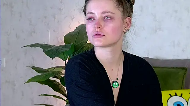 AshleyD  online show from 12-04-25, 02:10