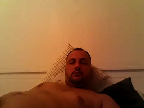 Snapshot of hotmalerobinson1 chatting on 10-22-25, 08:19 hotmalerobinson1 online show from 10-22-25, 08:19