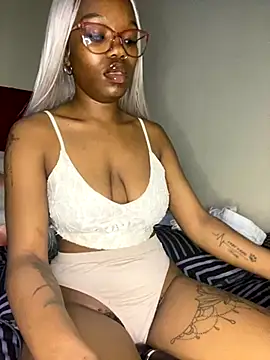 YummyMelanin117 online show from 10-14-25, 11:49