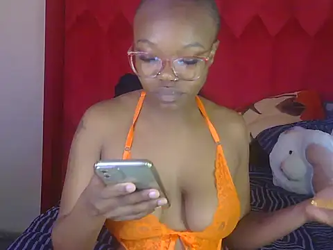 YummyMelanin117 online show from 10-27-25, 07:45