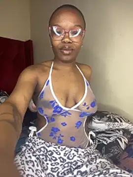 YummyMelanin117 online show from 11-10-25, 06:07