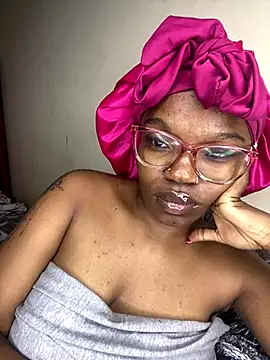 YummyMelanin117 online show from 11-21-25, 08:29