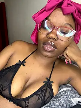 YummyMelanin117 online show from 11-26-25, 09:49