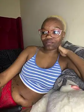 Snapshot of YummyMelanin117 chatting on 12-18-25, 08:59 YummyMelanin117 online show from 12-18-25, 08:59