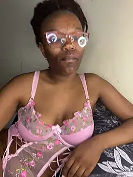 Snapshot of YummyMelanin117 chatting on 01-13-26, 10:59 YummyMelanin117 online show from 01-13-26, 10:59