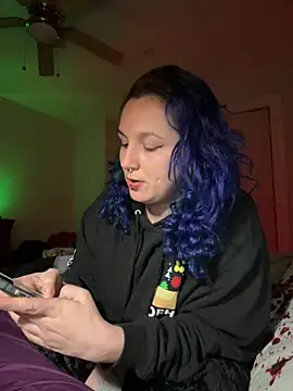 Snapshot of oliviahazee chatting on 03-13-26, 02:07 oliviahazee online show from 03-13-26, 02:07