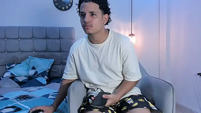 Snapshot of samxx_muscle chatting on 09-08-25, 02:38 samxx muscle online show from 09-08-25, 02:38