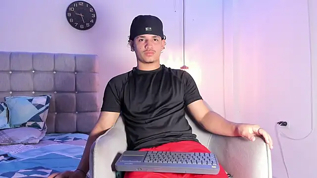 Snapshot of samxx_muscle chatting on 09-22-25, 02:19 samxx muscle online show from 09-22-25, 02:19