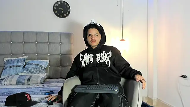 Snapshot of samxx_muscle chatting on 10-17-25, 03:36 samxx muscle online show from 10-17-25, 03:36