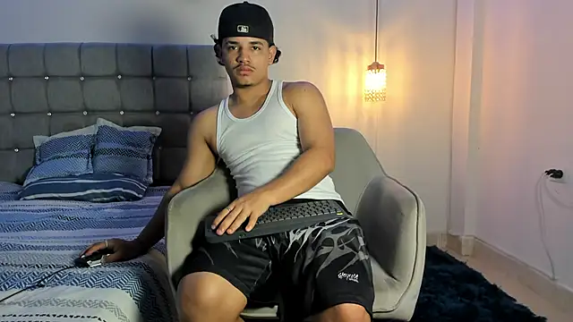 Snapshot of samxx_muscle chatting on 10-19-25, 03:23 samxx muscle online show from 10-19-25, 03:23