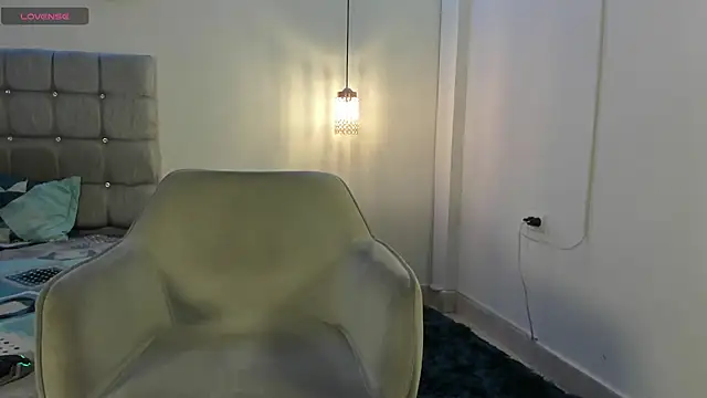 Snapshot of samxx_muscle chatting on 11-14-25, 01:43 samxx muscle online show from 11-14-25, 01:43