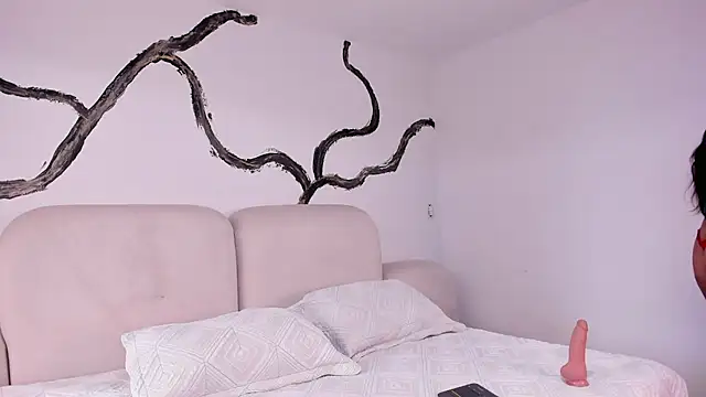 Snapshot of candyandmarilyn chatting on 03-21-25, 08:50 candyandmarilyn online show from 03-21-25, 08:50