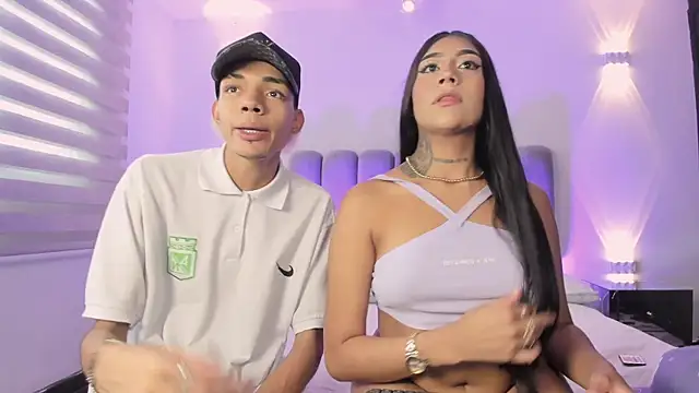 Snapshot of candyandmarilyn chatting on 09-26-25, 08:35 candyandmarilyn online show from 09-26-25, 08:35