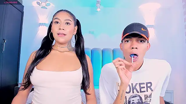 Snapshot of candyandmarilyn chatting on 10-13-25, 08:53 candyandmarilyn online show from 10-13-25, 08:53