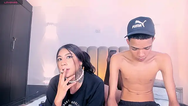 Snapshot of candyandmarilyn chatting on 10-16-25, 09:05 candyandmarilyn online show from 10-16-25, 09:05