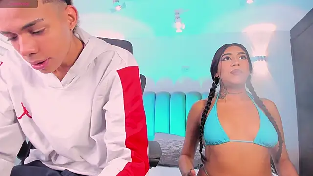 Snapshot of candyandmarilyn chatting on 10-20-25, 08:53 candyandmarilyn online show from 10-20-25, 08:53