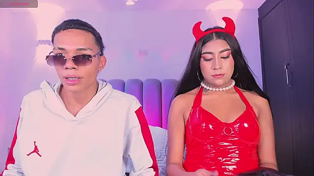 Snapshot of candyandmarilyn chatting on 10-23-25, 09:13 candyandmarilyn online show from 10-23-25, 09:13