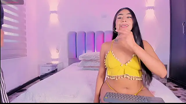 Snapshot of candyandmarilyn chatting on 11-16-25, 09:09 candyandmarilyn online show from 11-16-25, 09:09