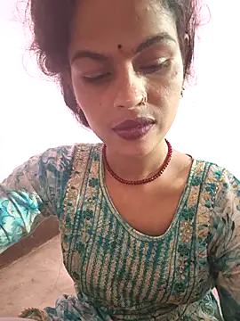 Eshna Dabral online show from 10-04-25, 01:03