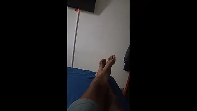 Snapshot of Bigmaumau54 chatting on 09-18-25, 08:33 Bigmaumau54 online show from 09-18-25, 08:33