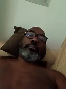 Snapshot of Bigmaumau54 chatting on 12-16-25, 12:37 Bigmaumau54 online show from 12-16-25, 12:37