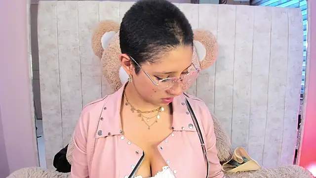 Elaine87  online show from 10-04-25, 09:02