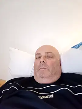 Snapshot of Alexis_Bull chatting on 03-19-25, 02:46 Alexis Bull online show from 03-19-25, 02:46