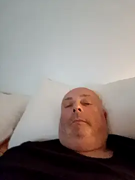 Snapshot of Alexis_Bull chatting on 03-22-25, 01:11 Alexis Bull online show from 03-22-25, 01:11