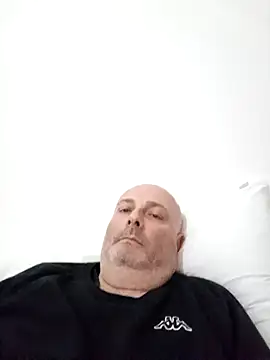 Snapshot of Alexis_Bull chatting on 03-22-25, 02:14 Alexis Bull online show from 03-22-25, 02:14