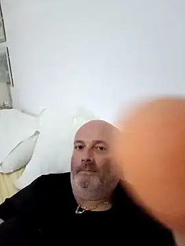 Snapshot of Alexis_Bull chatting on 09-20-25, 08:10 Alexis Bull online show from 09-20-25, 08:10