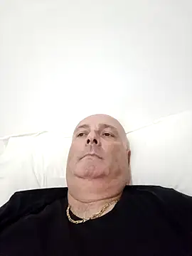 Snapshot of Alexis_Bull chatting on 09-22-25, 11:01 Alexis Bull online show from 09-22-25, 11:01