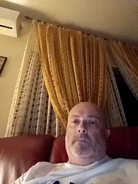 Snapshot of Alexis_Bull chatting on 09-27-25, 10:59 Alexis Bull online show from 09-27-25, 10:59