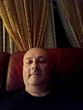 Snapshot of Alexis_Bull chatting on 09-29-25, 10:14 Alexis Bull online show from 09-29-25, 10:14