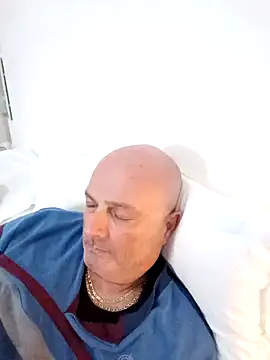 Snapshot of Alexis_Bull chatting on 10-06-25, 09:23 Alexis Bull online show from 10-06-25, 09:23