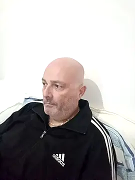 Snapshot of Alexis_Bull chatting on 10-16-25, 05:14 Alexis Bull online show from 10-16-25, 05:14