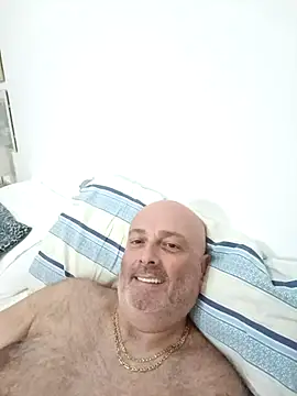 Snapshot of Alexis_Bull chatting on 10-17-25, 04:20 Alexis Bull online show from 10-17-25, 04:20