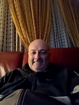 Snapshot of Alexis_Bull chatting on 10-22-25, 11:04 Alexis Bull online show from 10-22-25, 11:04