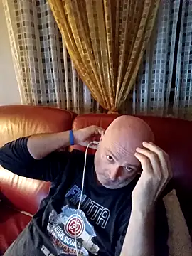 Snapshot of Alexis_Bull chatting on 10-23-25, 11:14 Alexis Bull online show from 10-23-25, 11:14