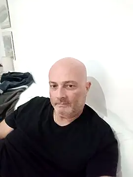 Snapshot of Alexis_Bull chatting on 10-24-25, 01:07 Alexis Bull online show from 10-24-25, 01:07