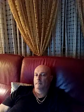 Snapshot of Alexis_Bull chatting on 10-26-25, 11:09 Alexis Bull online show from 10-26-25, 11:09