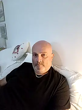 Snapshot of Alexis_Bull chatting on 11-07-25, 02:17 Alexis Bull online show from 11-07-25, 02:17