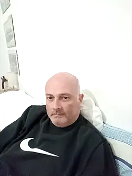 Snapshot of Alexis_Bull chatting on 11-26-25, 05:58 Alexis Bull online show from 11-26-25, 05:58