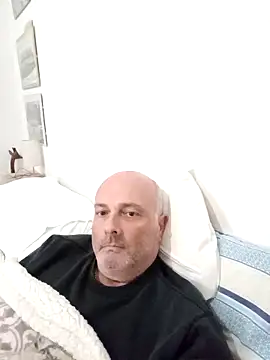 Snapshot of Alexis_Bull chatting on 11-28-25, 06:10 Alexis Bull online show from 11-28-25, 06:10