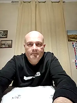 Snapshot of Alexis_Bull chatting on 12-21-25, 10:39 Alexis Bull online show from 12-21-25, 10:39