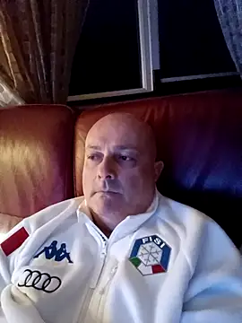 Snapshot of Alexis_Bull chatting on 02-22-26, 11:25 Alexis Bull online show from 02-22-26, 11:25