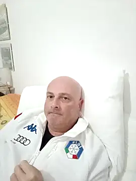 Snapshot of Alexis_Bull chatting on 02-23-26, 04:15 Alexis Bull online show from 02-23-26, 04:15