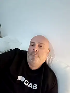 Snapshot of Alexis_Bull chatting on 03-01-26, 02:30 Alexis Bull online show from 03-01-26, 02:30